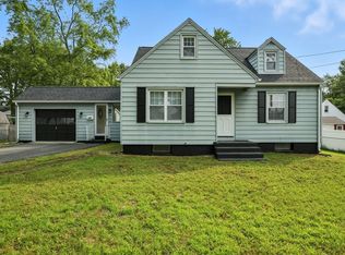 325 Hartwick St, Springfield, MA 01108