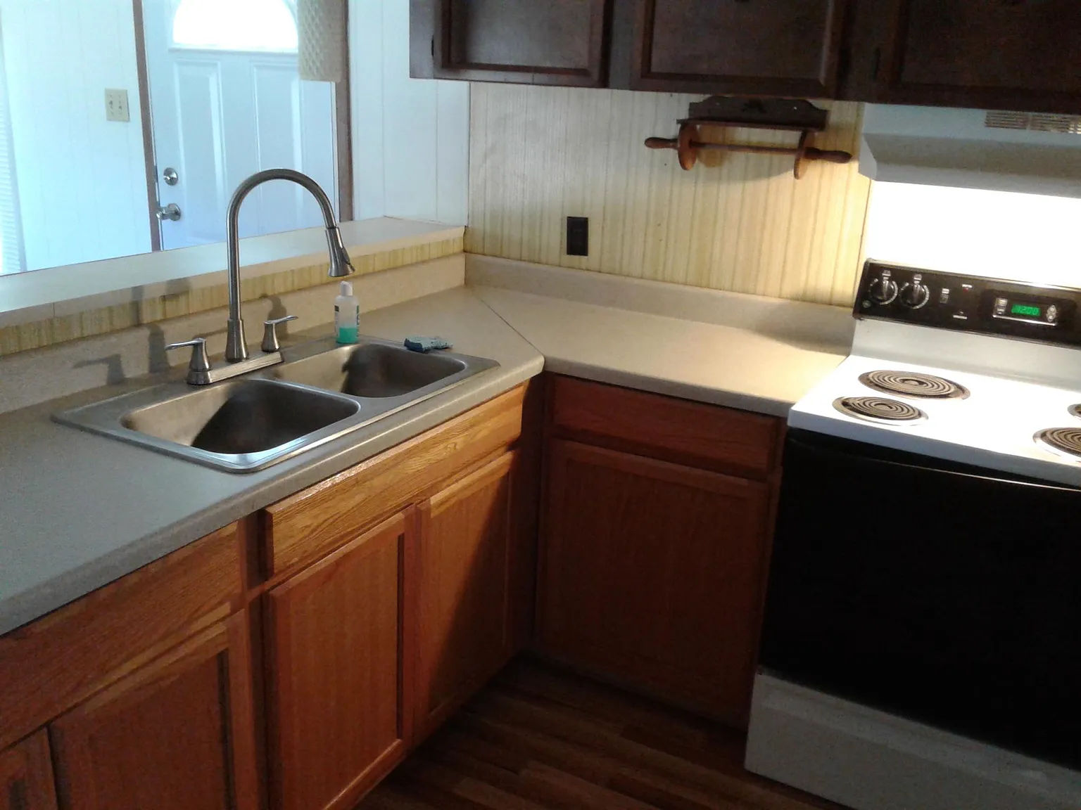 2 bed, 1.5 bath, 896 sqft, $1,045 — Photo 3