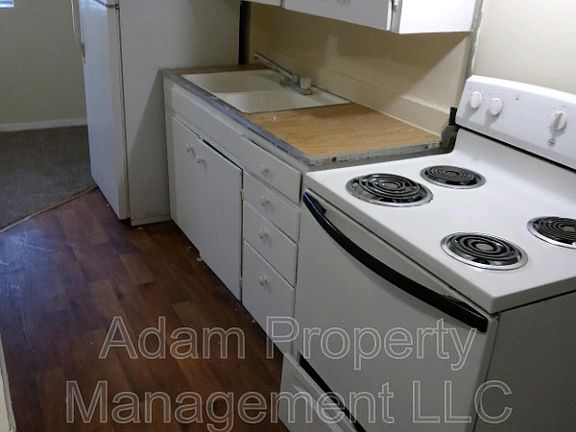 3rd image of 1015 Hall Ave #28
