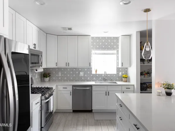 4020 N 33RD Place, Phoenix, AZ 85018