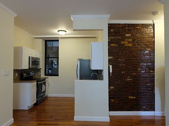 3rd image of 640 W 139th St APT B2