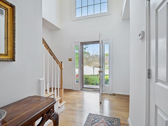 5th image of 829 Eagles Ln