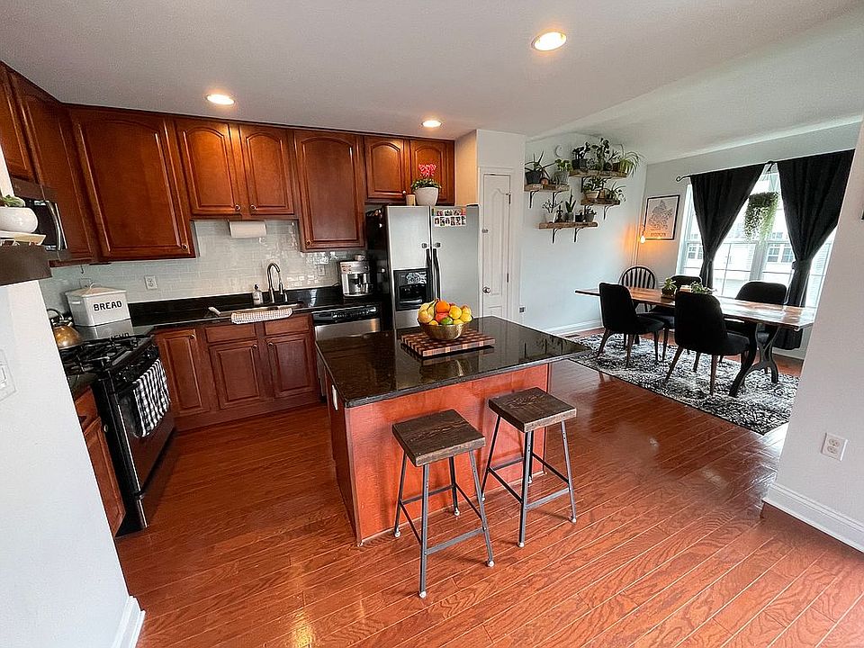 Kitchen/dining 
