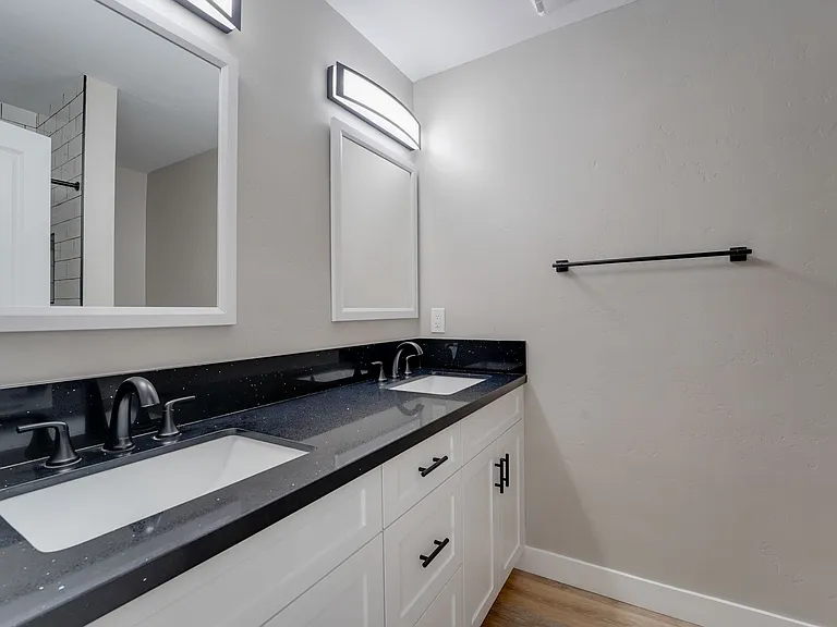 Duplet at Hillcrest | Modern Studio, 1 & 3 Bedroom Apartments — Photo 55