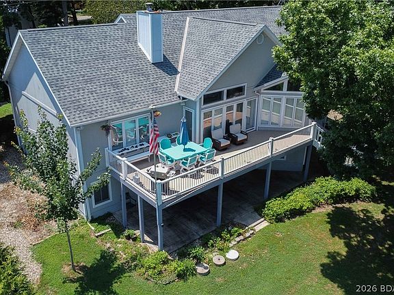 5th image of 643 Heron Estates Dr
