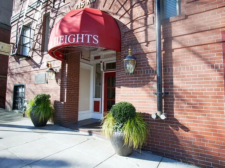 715 SW King Ave #53 — Photo 8