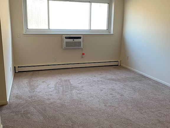 3rd image of 883 Schuyler Ave APT 5