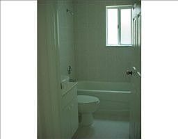 5th image of 354 NE 31st Ave