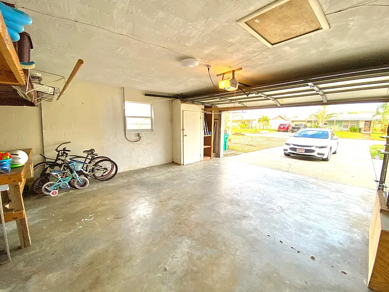 432 Penguin Dr — Photo 16