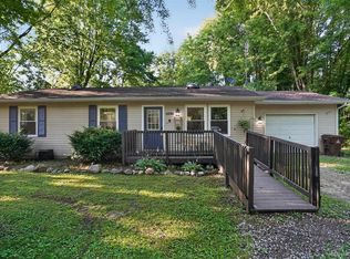 8696 Sargent Rd, Fowlerville, MI 48836