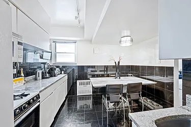 Rented by AVENUE 8 INC