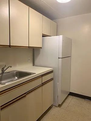 Rented by Metro Net Realty | media 16