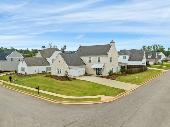 2050 Hidden Lakes Dr, Opelika, AL 36801