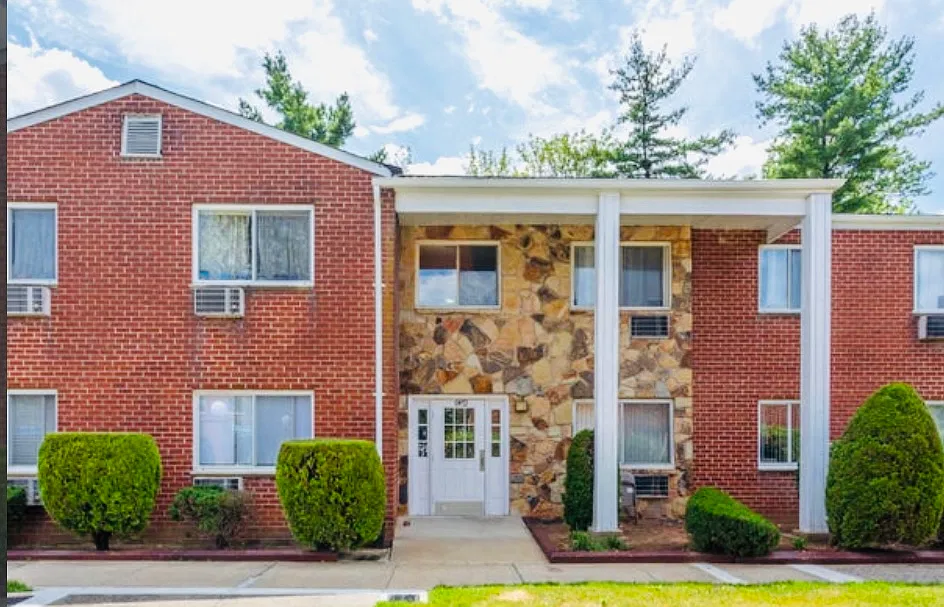 1290 Rockland Ave #2G