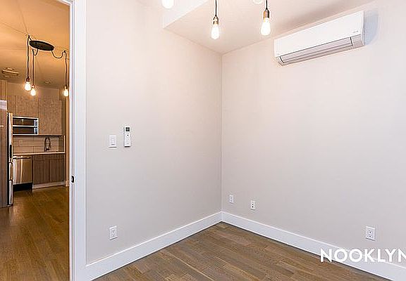 4th image of 358 Irving Ave APT 2F
