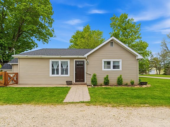 5th image of 2498 Hemlock Rd