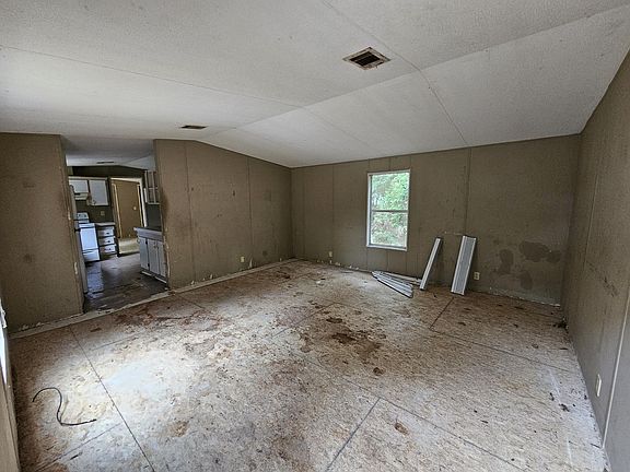 4th image of 3009 Crittenden Dr
