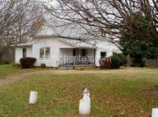 22 Bennett Rd, Candler, NC 28715