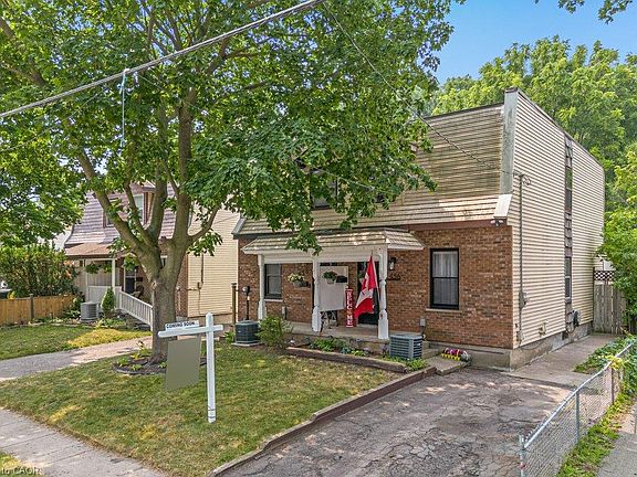 2nd image of 456 Margaret St