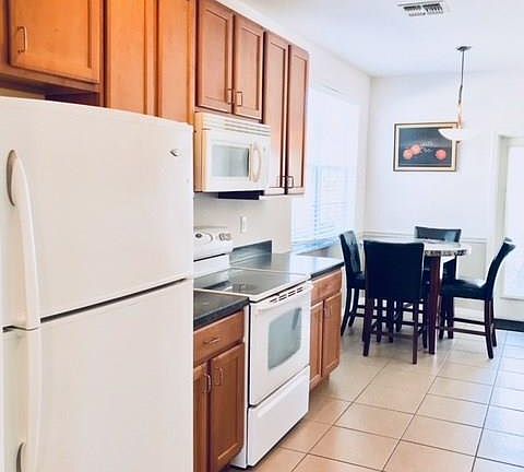 2nd image of 1894 SE Grand Dr