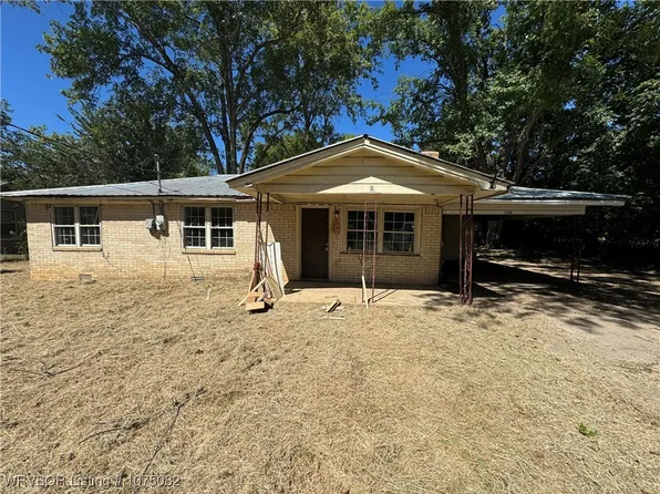 116 E 7th St, Mulberry, AR 72947