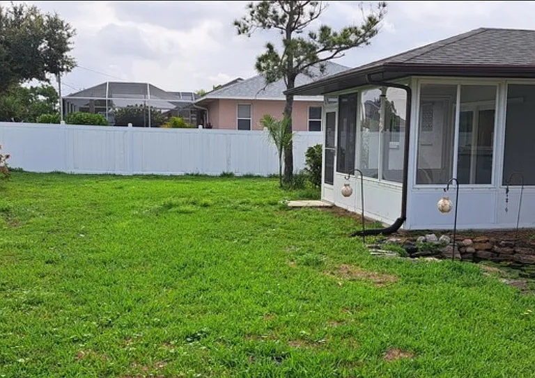 1005 SW 33rd Ter — Photo 5