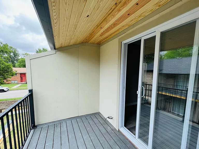 2824 Snow Rd — Photo 2