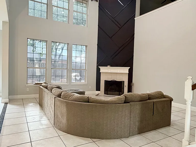3527 Tamarack Dr — Photo 3
