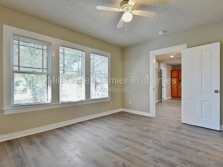 608 W Murray St — Photo 6