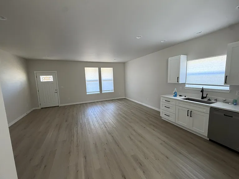 345 Golden Gate Ave — Photo 17