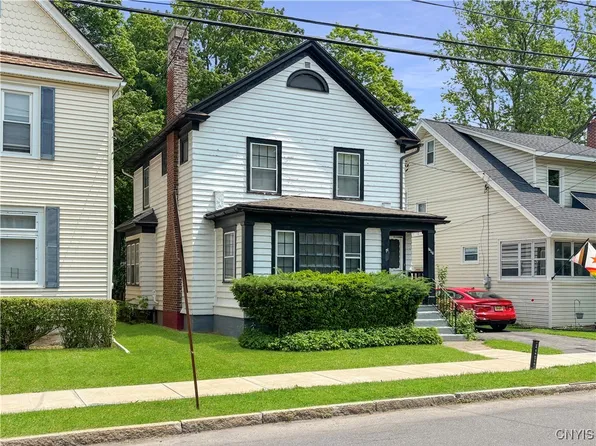 707 Seeley Rd, Syracuse, NY 13224