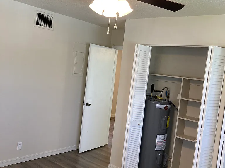 221 SE 3rd Ave #8B — Photo 7
