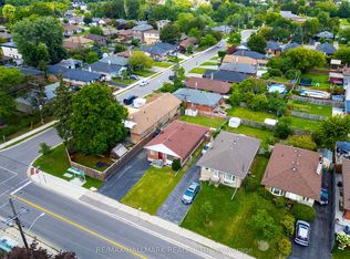 1557 Pharmacy Ave, Toronto, ON M1R2K4