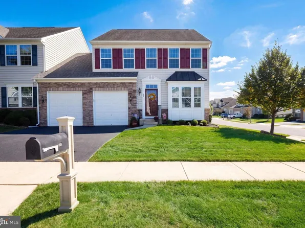 33 Vaughn Ln, Newark, DE 19702