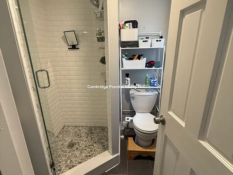 2 Bancroft St #3 — Photo 17
