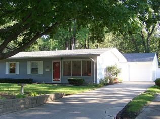 1911 Cloud St, Bloomington, IL