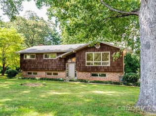 3875 Idlewood Acres Rd, Hickory, NC 28601