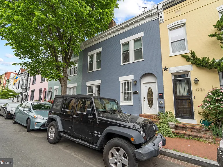1723 Seaton St NW — Photo 2