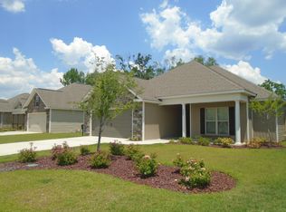 117 Savannah Ln, Bonaire, GA 31005