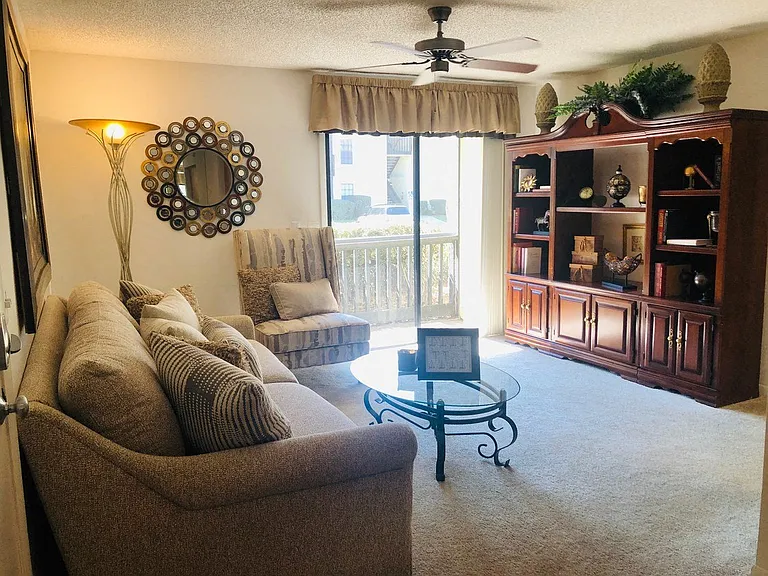 Brookside Manor Apartments — Photo 15