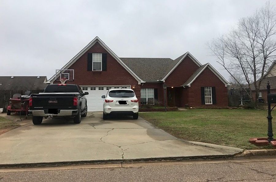 1st image of 708 Savannah Dr
