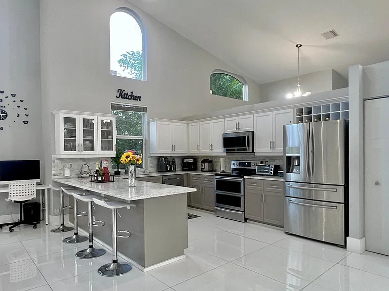 9988 NW 48th Ct — Photo 5
