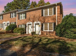 311 Salisbury St APT 12, Kernersville, NC 27284