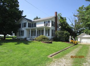 940 Jonesville Rd, Quincy, MI 49082