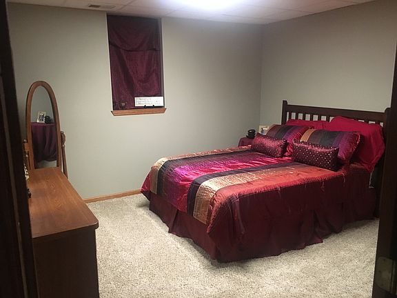 5th image of 1726 Safford Ave