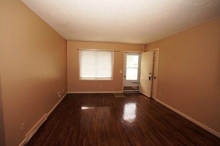 2nd image of 4907 S 121st St