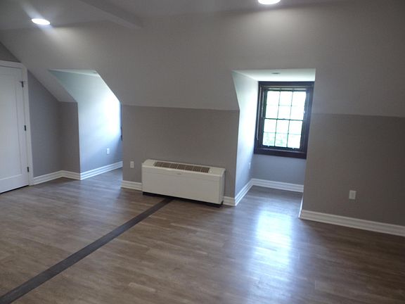 3rd image of 70 Harvard Pl #305