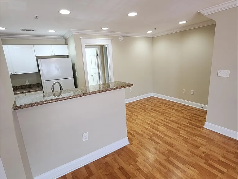 1725 Harvey Mitchell Pkwy S #633 — Photo 5