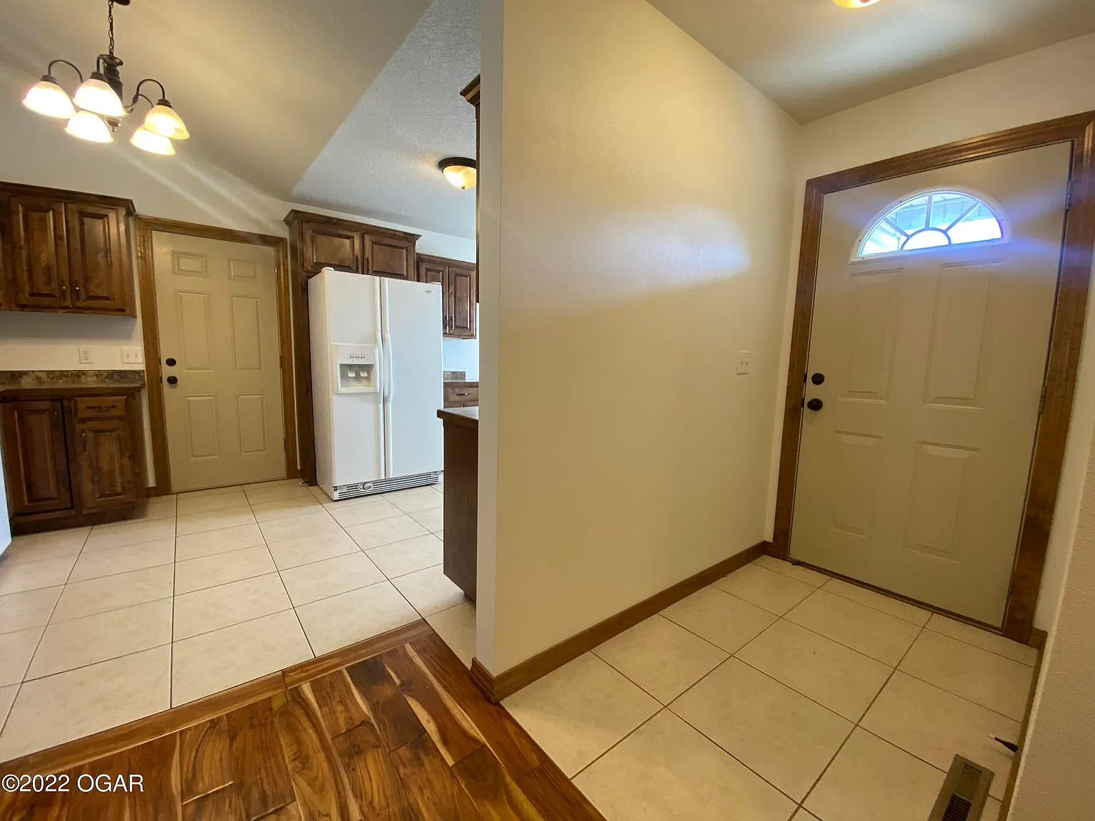2 bed, 1.5 bath, 1000 sqft, $1,200 — Photo 2