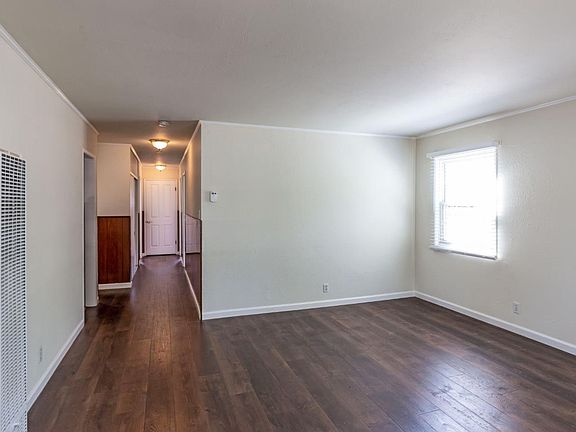 5th image of 2141 Francis Ave